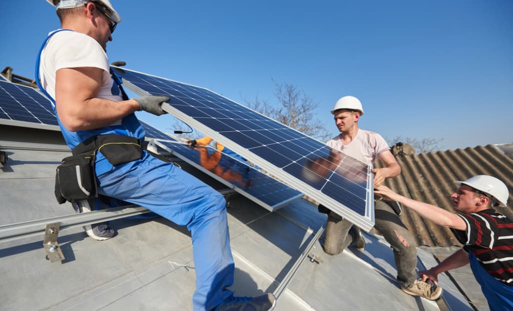 ¿Cuáles son las ventajas y desventajas de instalar paneles solares?